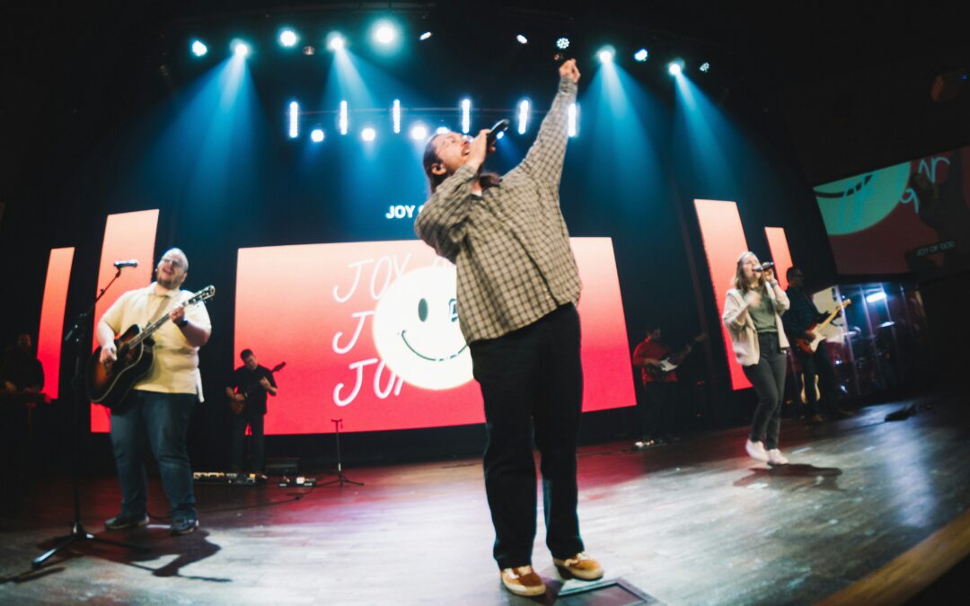 Common Mistakes Churches Make with Worship Slides (and How to Fix Them)