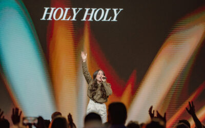 The Psychology of Visual Media in Worship: How Design Impacts Engagement