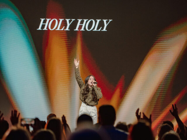 The Psychology of Visual Media in Worship: How Design Impacts Engagement