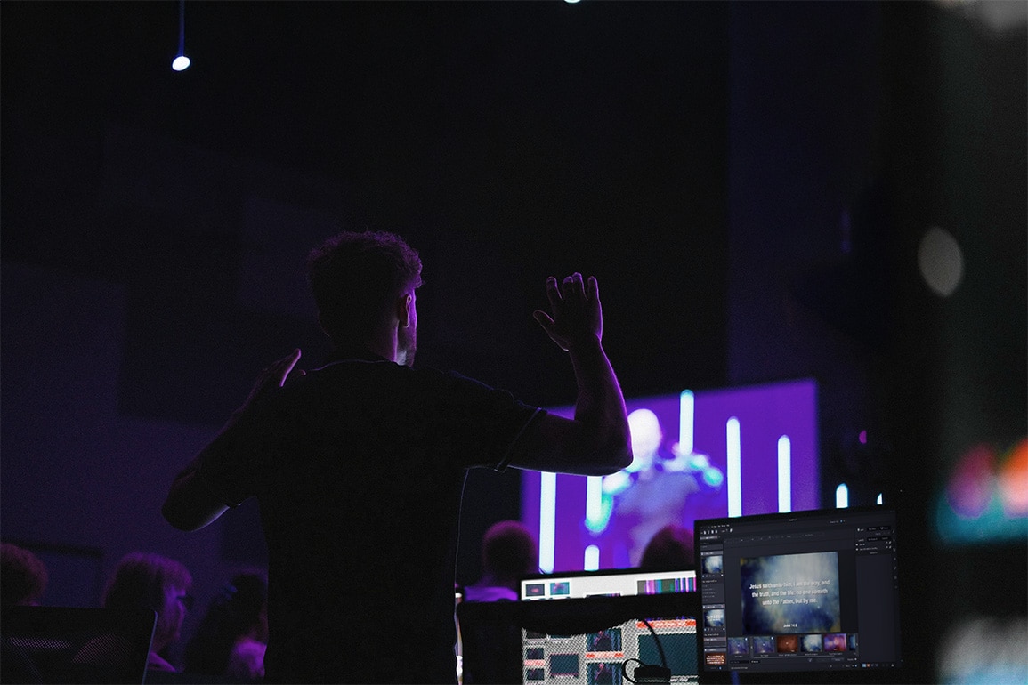 presentation software for church volunteer worshipping while serving in tech booth