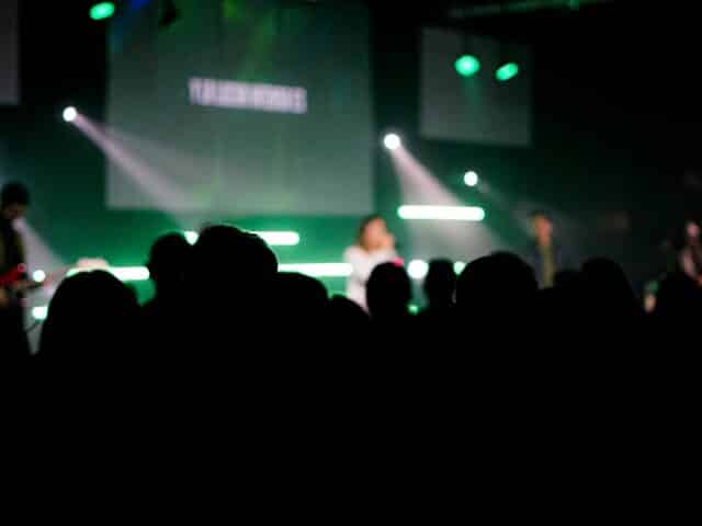 5 Ways to Simplify Sunday Morning with Church Presentation Software