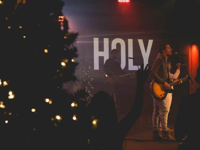 The Complete Christmas Tech Checklist for Churches: How to Choose the Right Computers for Worship, Production, and Ministry